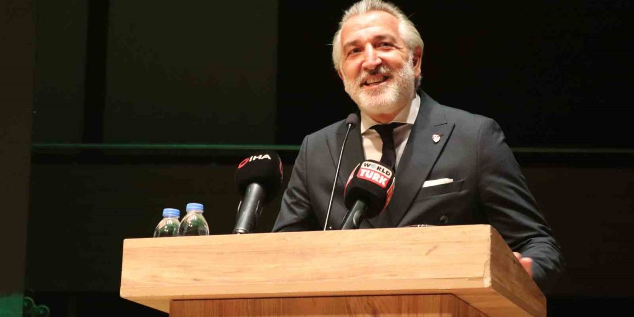 İzmir futbolunun efsaneleri bir araya geldi