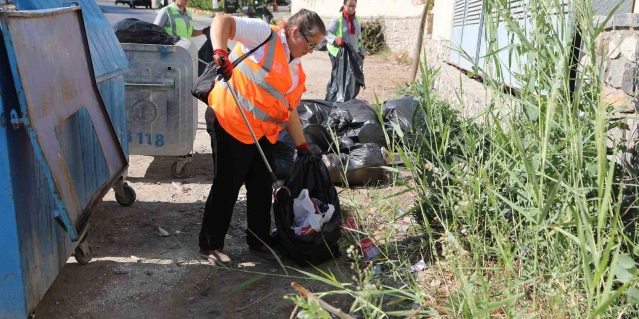 Gümbet Mahallesi’nde detaylı temizlik yapıldı