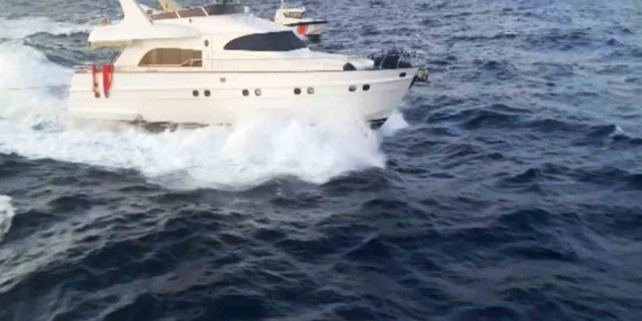11 FETÖ/PDY üyesi ABD bayraklı Motoryat ile kaçarken yakalandı