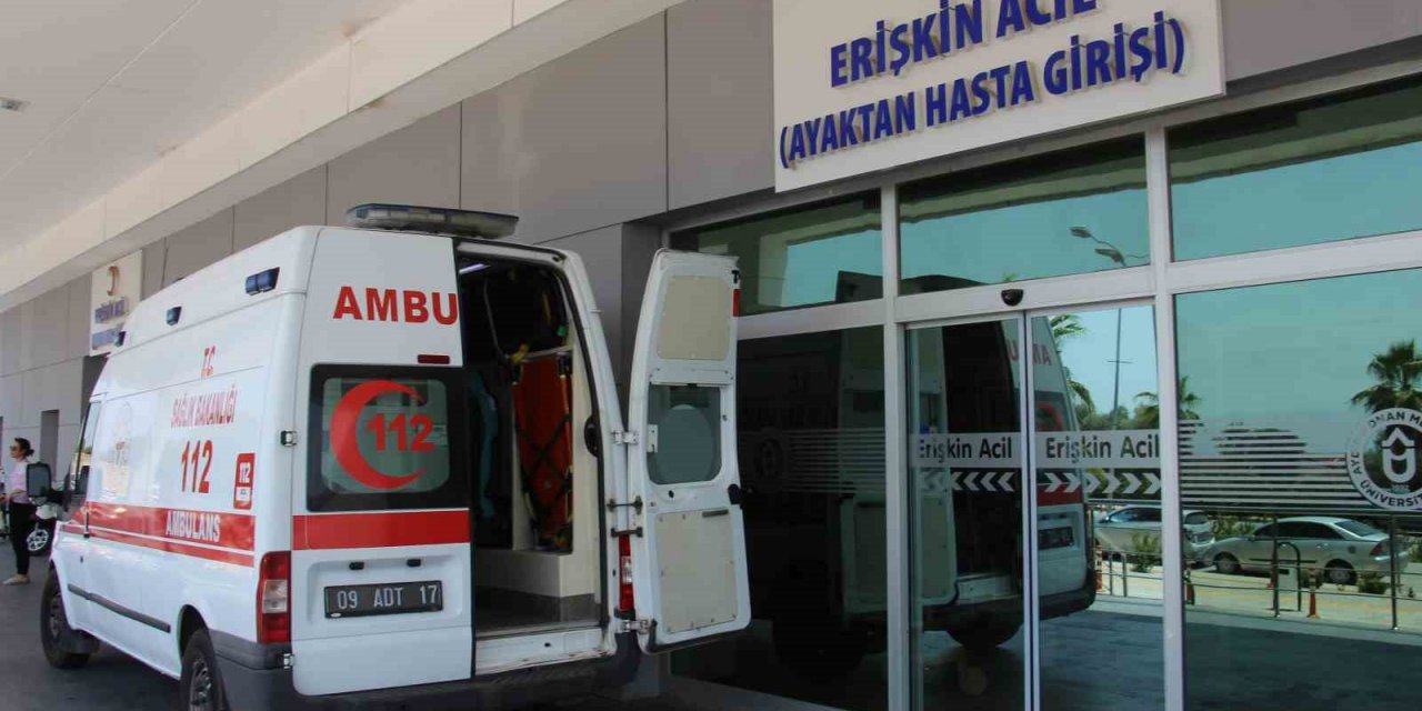 Okulda üzerine dolap düşen küçük çocuk yaralandı