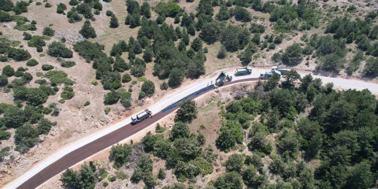 Manisa Büyükşehir 950 kilometreyle asfaltta rekor tazeledi