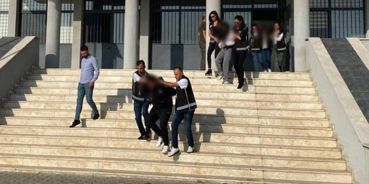 Genç kadınlar 199 adet silahla yakalandı