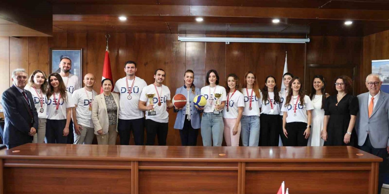 DEÜ’lü sağlıkçılar Kamu Spor Oyunları’na damga vurdu