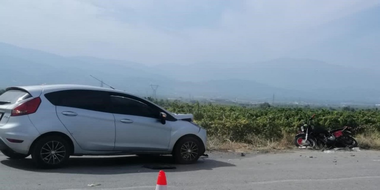 Manisa’da motosiklet ile otomobil çarpıştı: 1 ölü