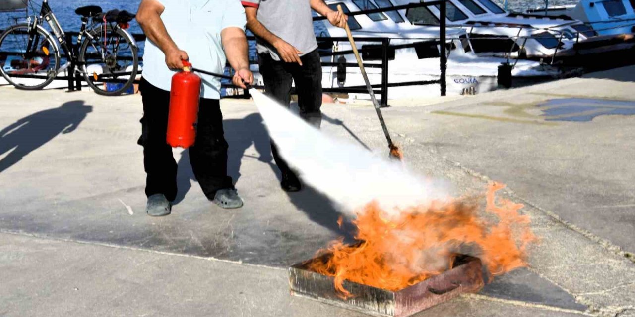 İzmirli balıkçılara yangın eğitimi