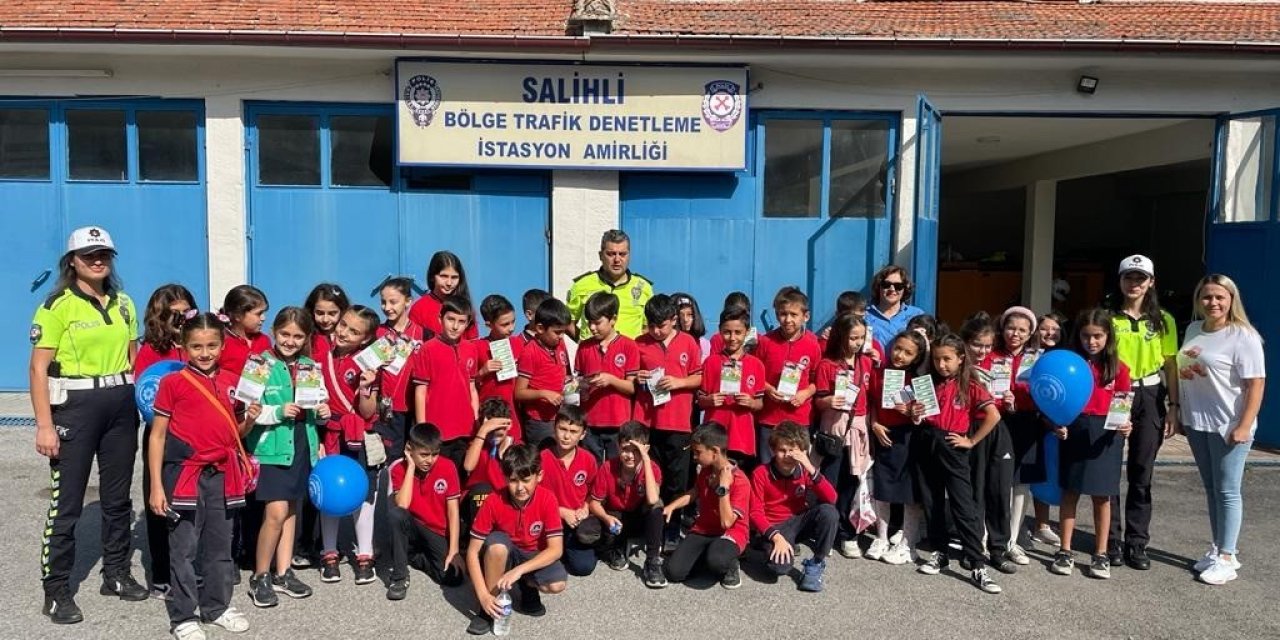 Salihli Bölge Trafik Amirliği öğrencileri ağırladı