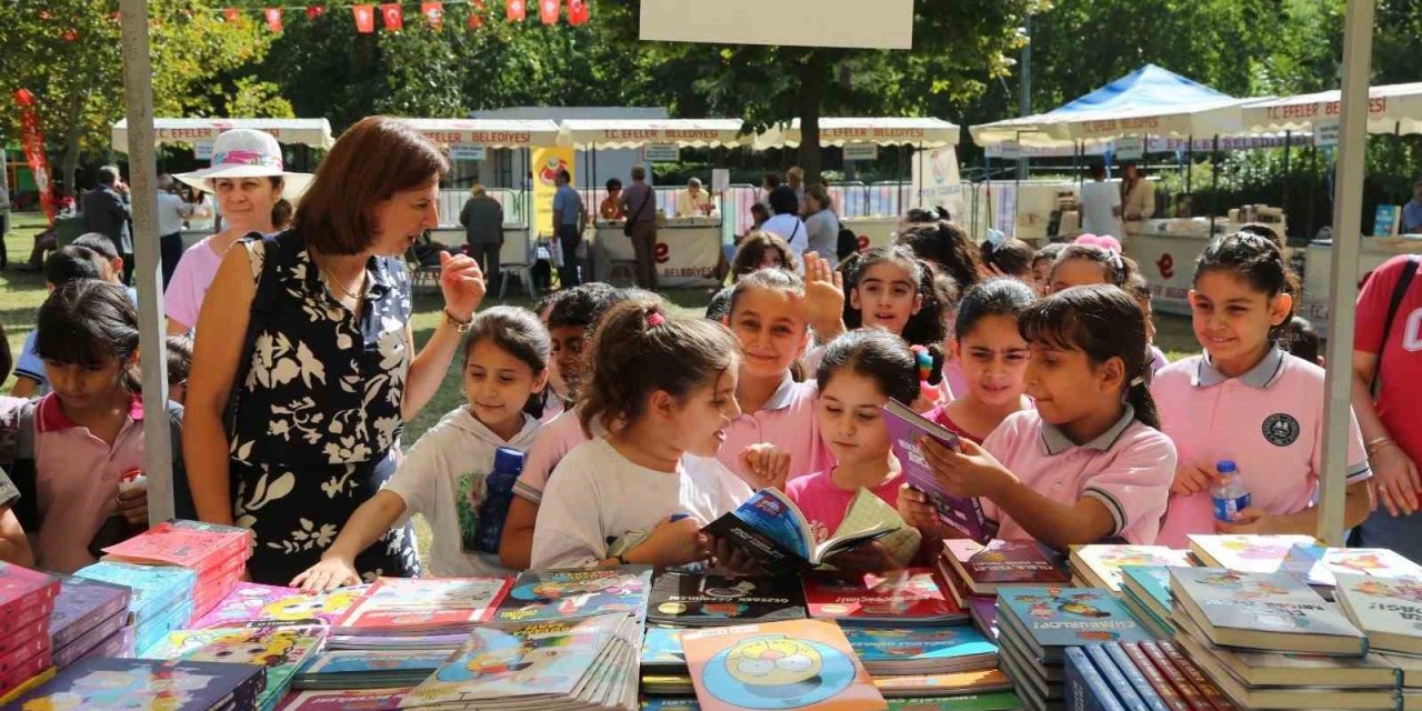 Kitap Kafe’lerden, Efeler Kitap Günleri’ne