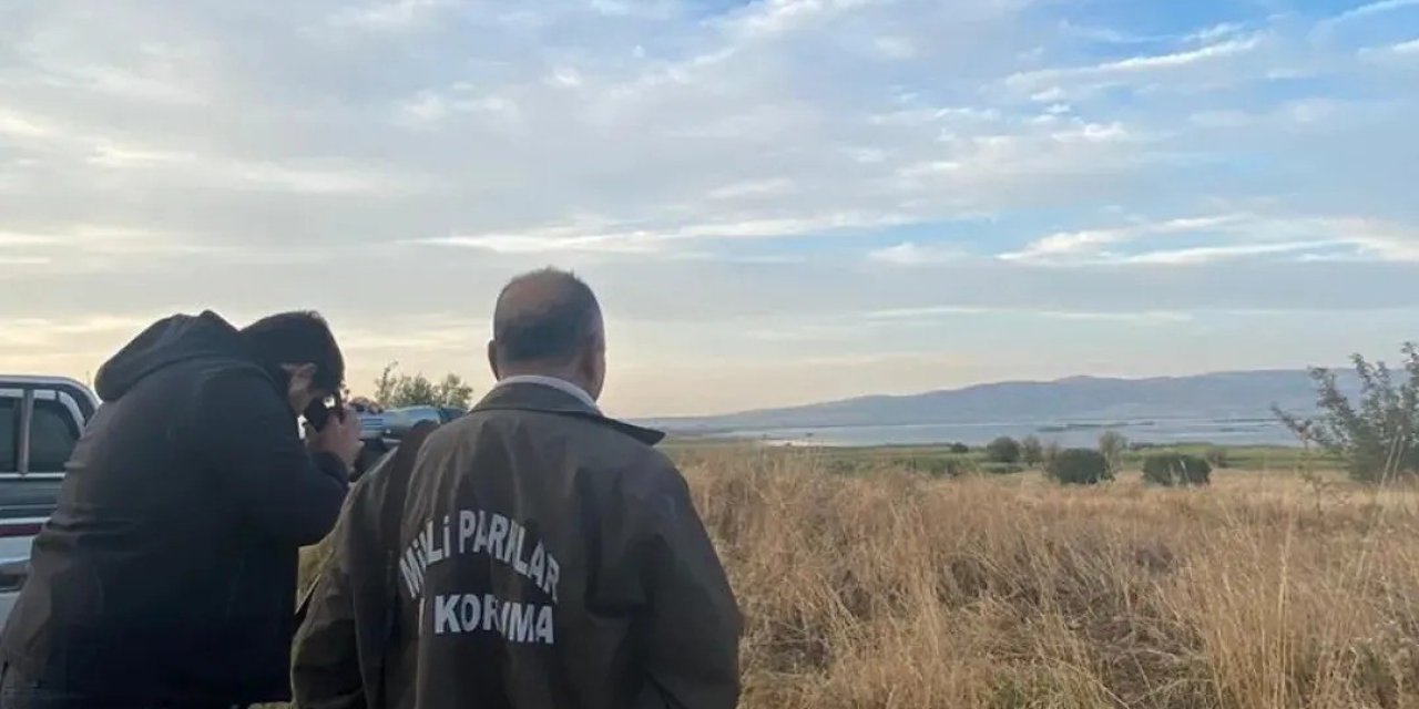 Işıklı Gölünde kaçak avlanan 3 kişiye para cezası kesildi
