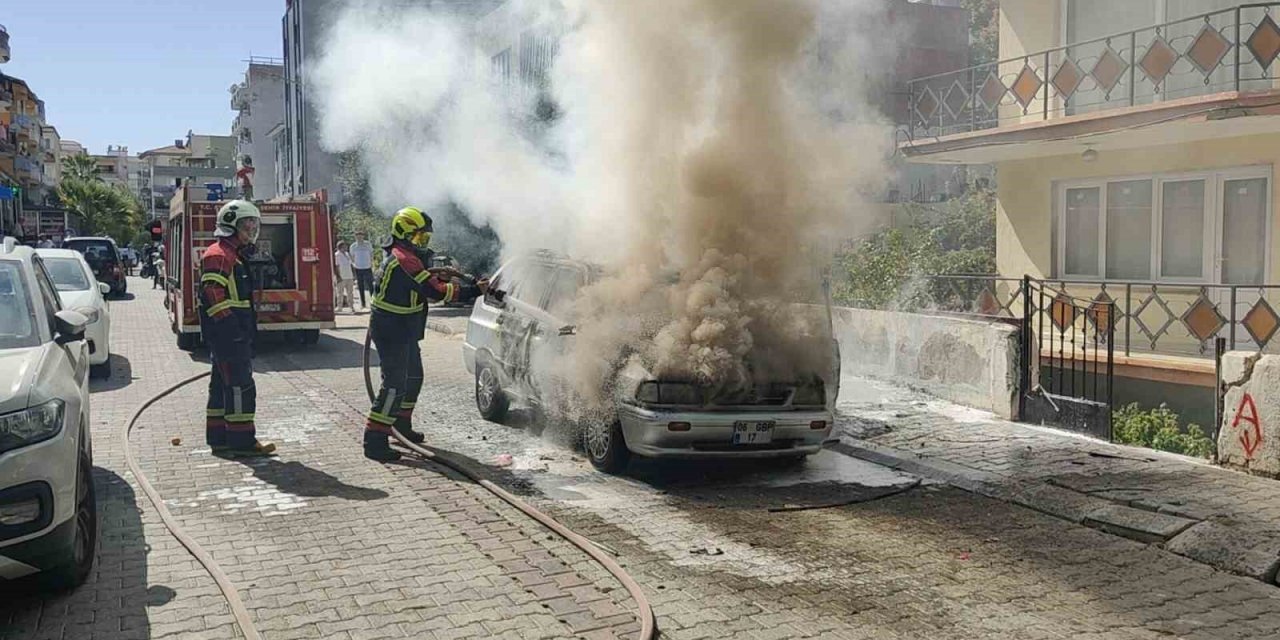 LPG’li otomobil yangında küle döndü