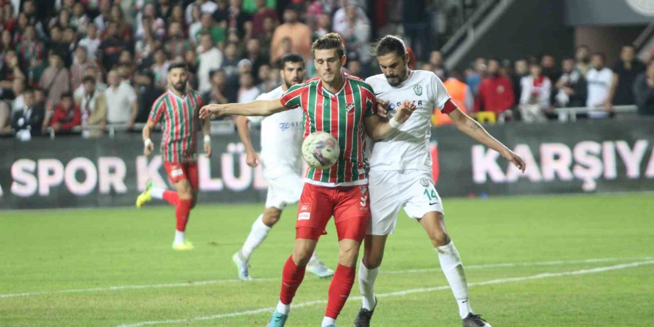 Karşıyaka’da Fatih Taşdelen, Batman Petrolspor galibiyetinin mimarlarından oldu
