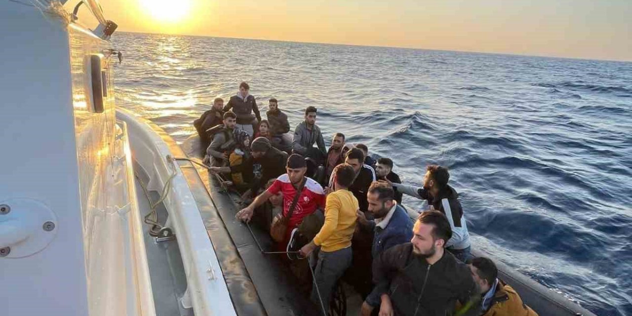 Didim’de 36 düzensiz göçmen kurtarıldı