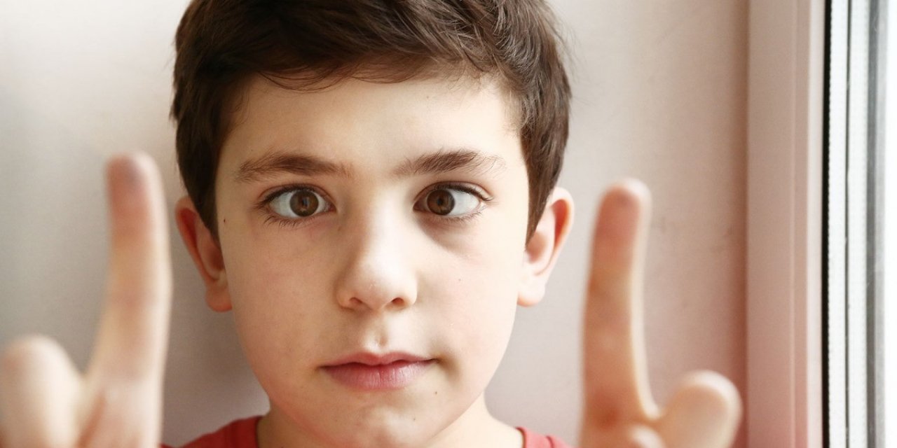 Çocuklarda erken tedavi edilmeyen göz bozuklukları şaşılığa neden oluyor