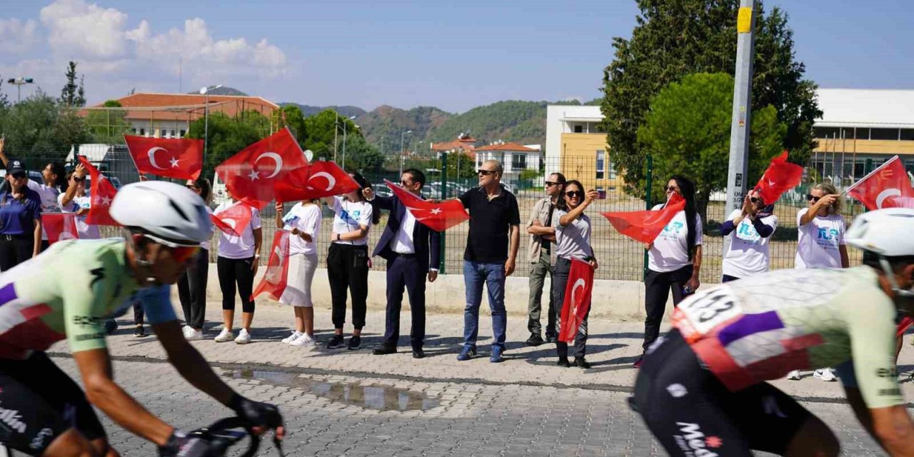 Başkan Uzundemir katkıda bulunanlara teşekkür etti