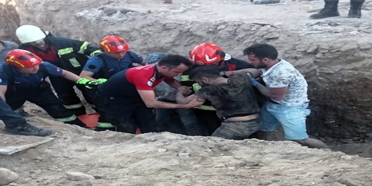 Göçük altında kalan bir işçi kurtarılarak hastaneye kaldırıldı