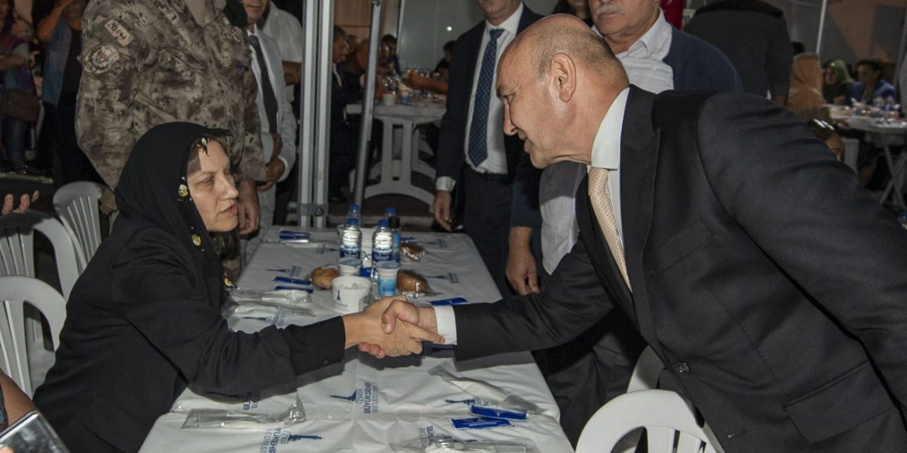 Başkan Soyer’den Şehit Polis Şimşek’in ailesine taziye