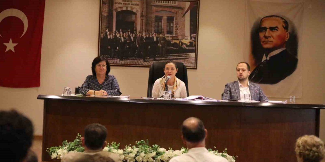 Selçuk’ta kalkanıma bütçesi kabul edildi: "Biz 4,5 yıldan beri koruduk, kalkındırdık"