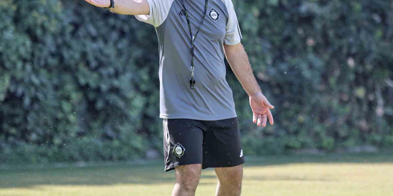 Altay Teknik Direktörü Djilali Bahloul, ilk antrenmanına çıktı