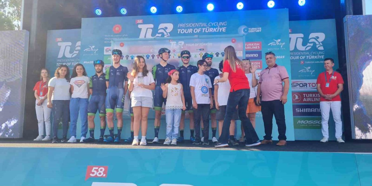 Bisiklet turunda anlamlı buluşma