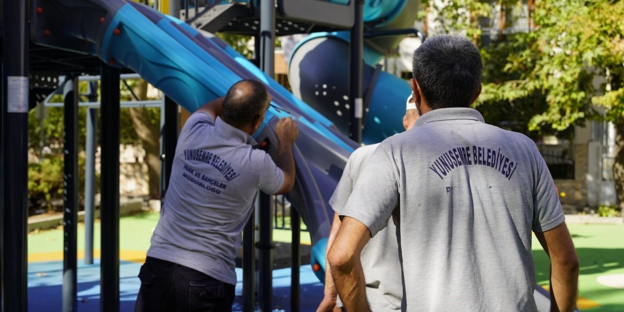 Yunusemre Belediyesi, Tevfikiye’de bulunan parkı yeniledi