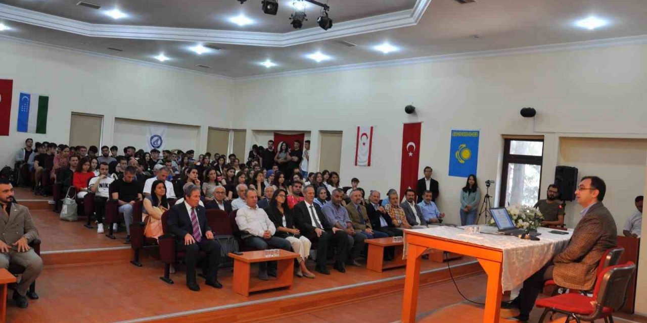 İzmir’de ‘Cumhuriyetin 100. Yılı Etkinlikleri’ konferansı