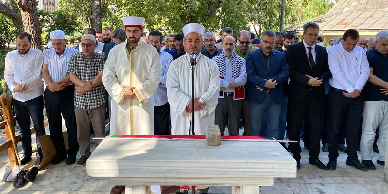 Filistin’de hayatını kaybedenler için gıyabi cenaze namazı kılındı