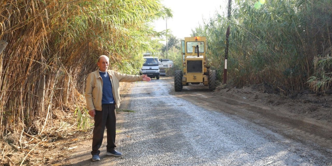 Aydın Büyükşehir Belediyesi 20 mahallenin kullandığı yolu temizliyor