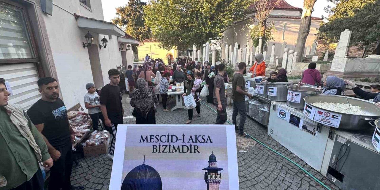 Gazze şehitleri için yemek hayrı düzenlendi