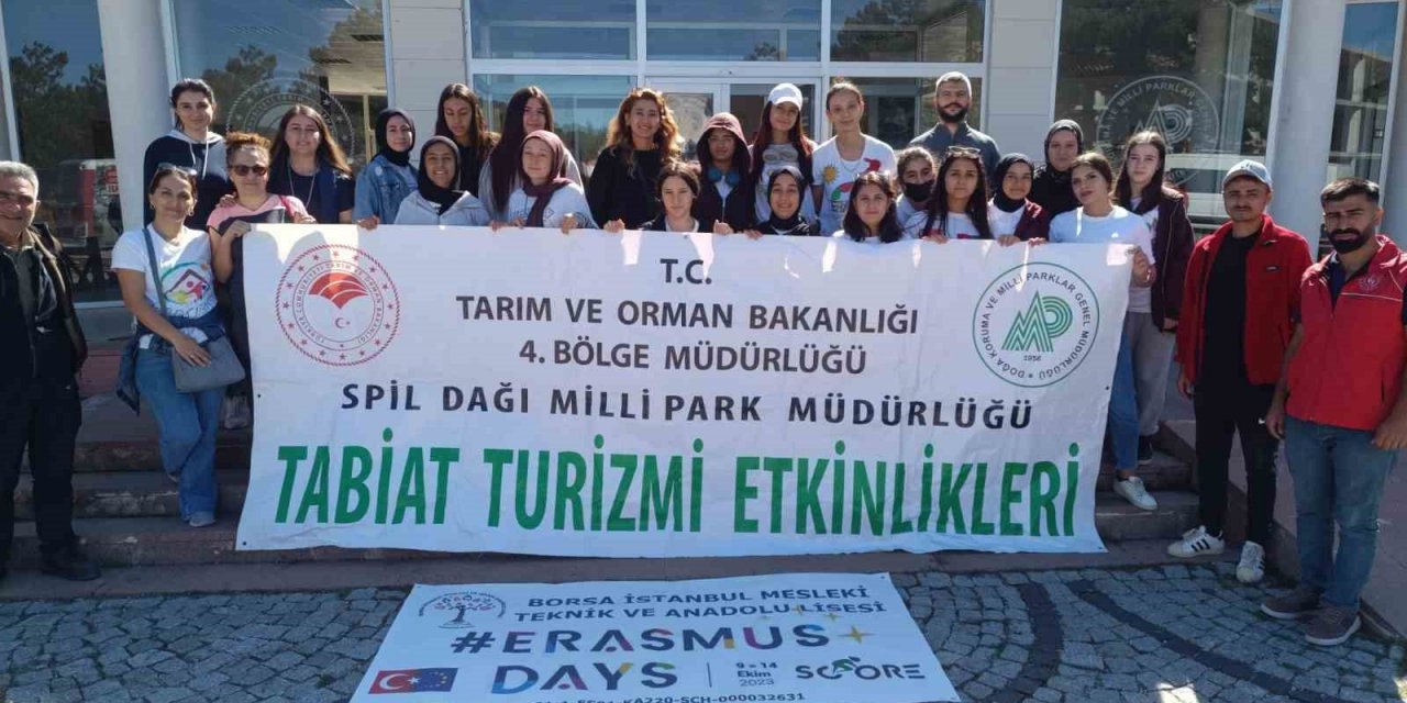 Spil Dağı, eğitim uygulama sahası olarak tercih ediliyor