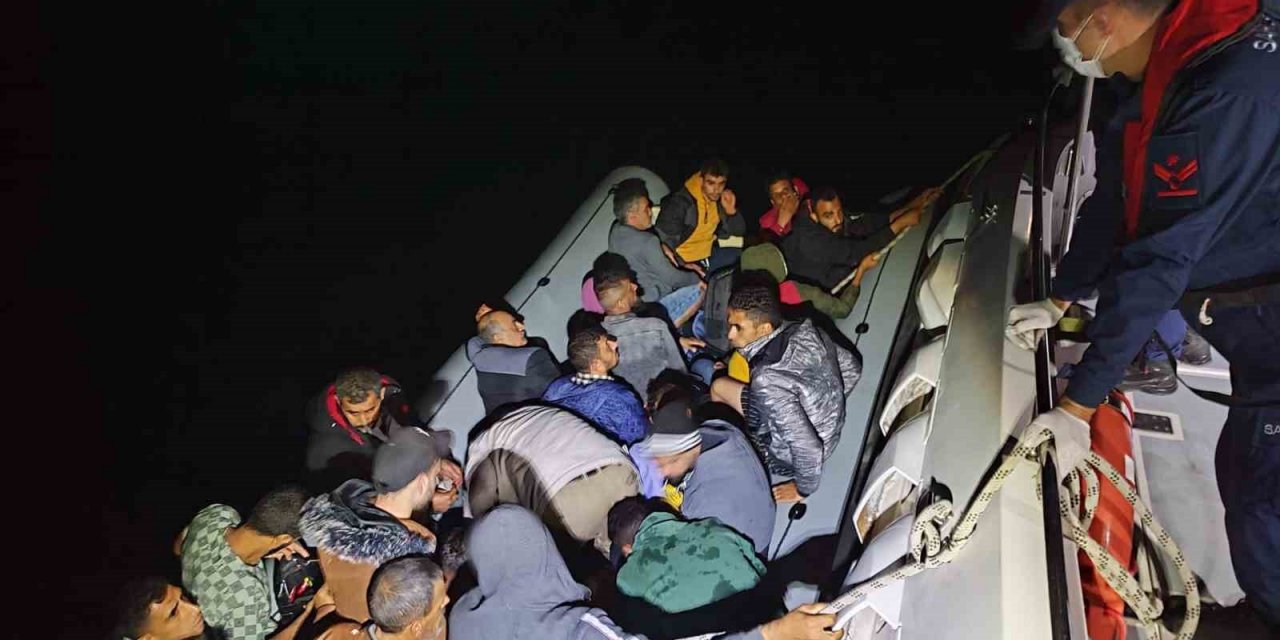 Datça’da 32 düzensiz göçmen kurtarıldı