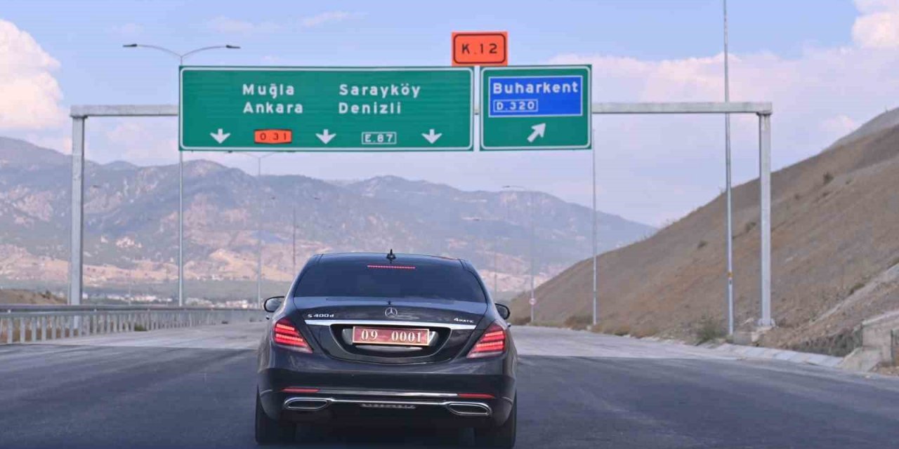 Vali Canbolat yapımı devam eden Aydın-Denizli otoyolunda incelemelerde bulundu