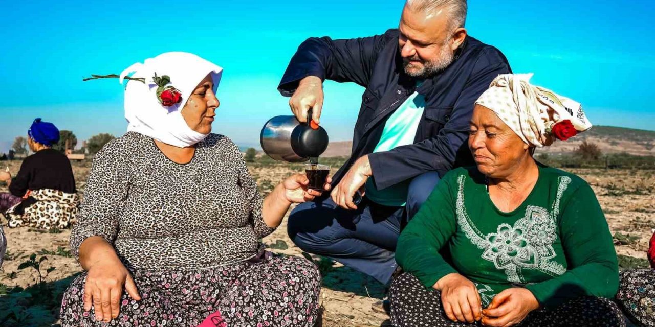 Kadın çiftçilere çaylar Başkan Vekili Pehlivan’dan