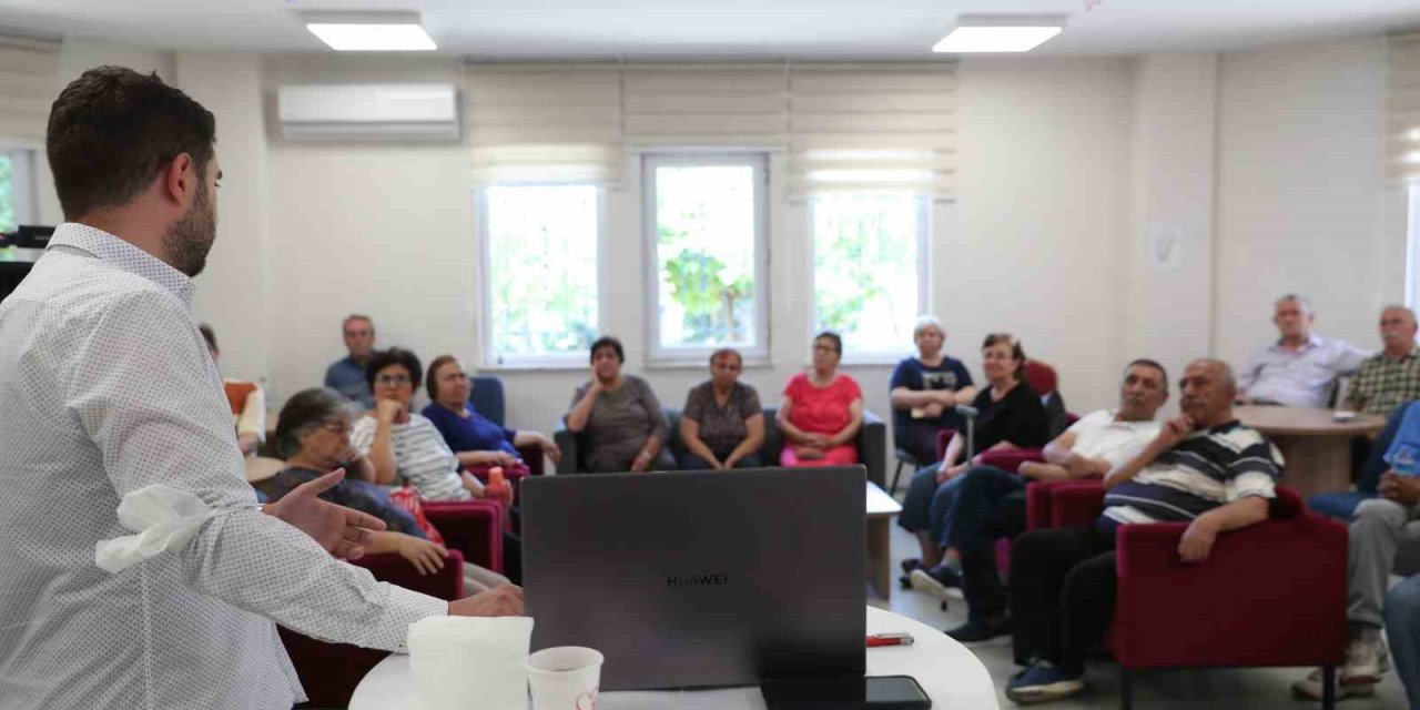 Merkezefendili yetişkinlere özel seminer