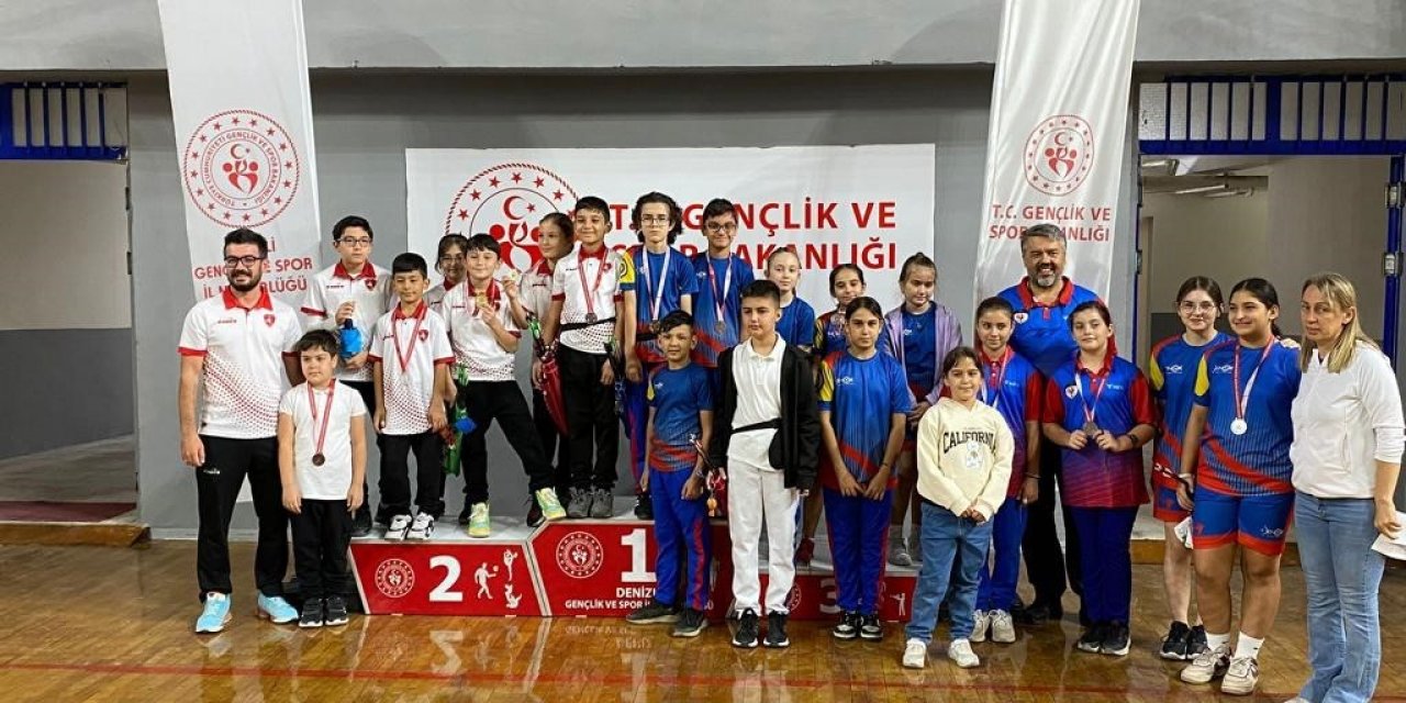Okçuluk müsabakalarında dereceye giren sporculara ödülleri verildi