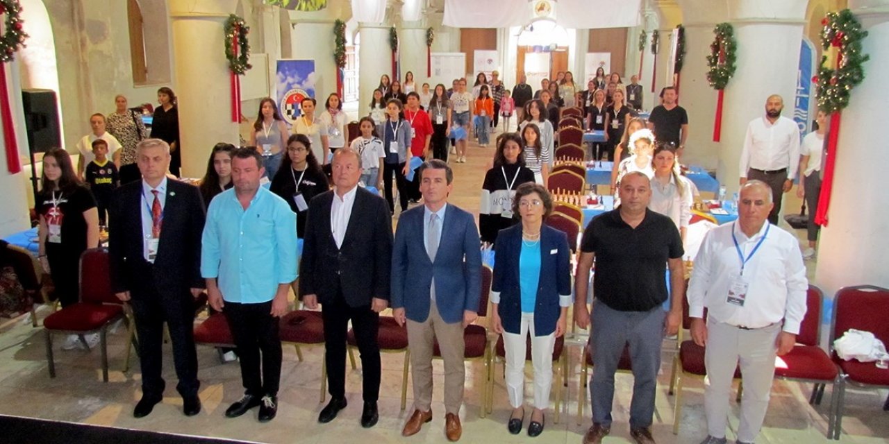 Cumhuriyetin 100. yılında Satrancın Usta Kadınları Çeşme’de Buluştu