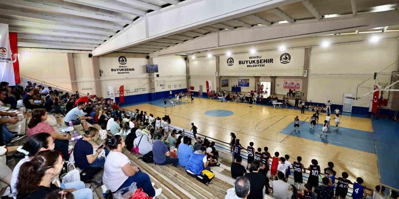 Denizli’de Cumhuriyetinin 100. yaşı coşkuyla kutlanıyor