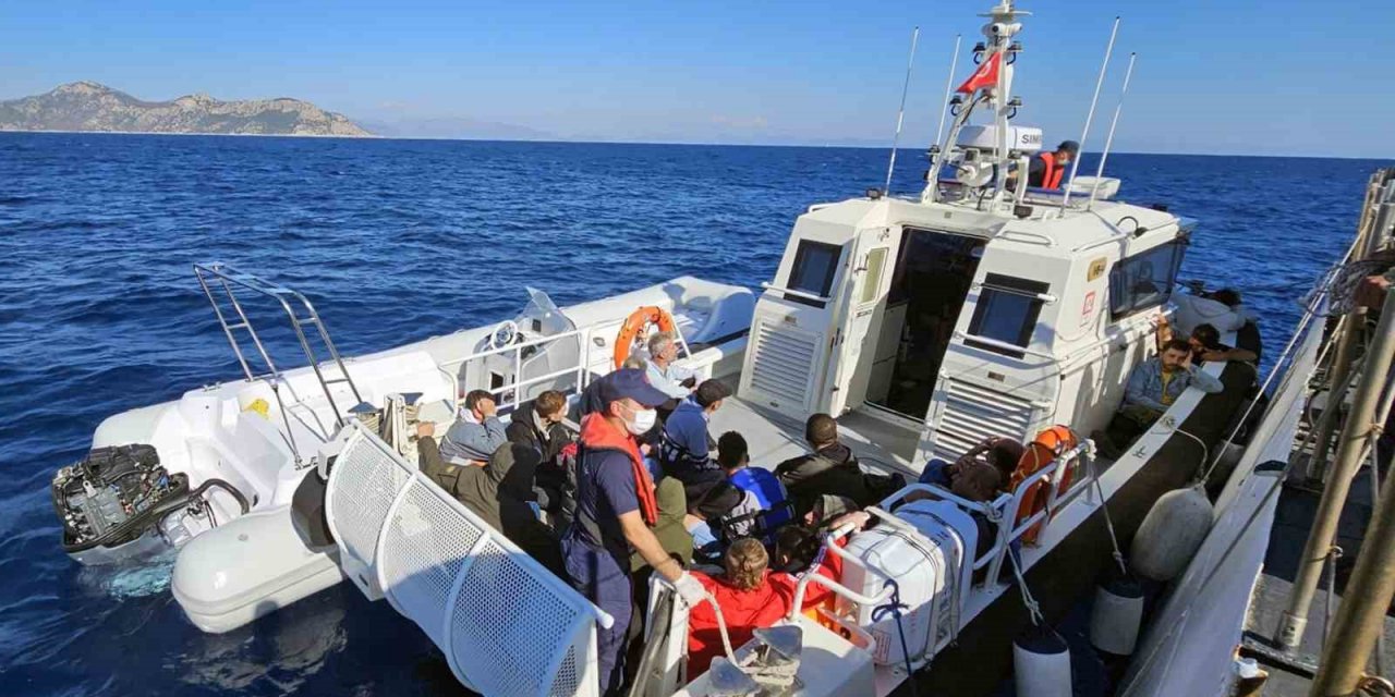 Marmaris’te 30 düzensiz göçmen kurtarıldı