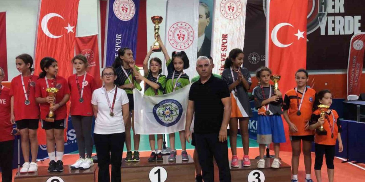 Büyükşehir Masa Tenisi Kulübü bölge şampiyonu oldu