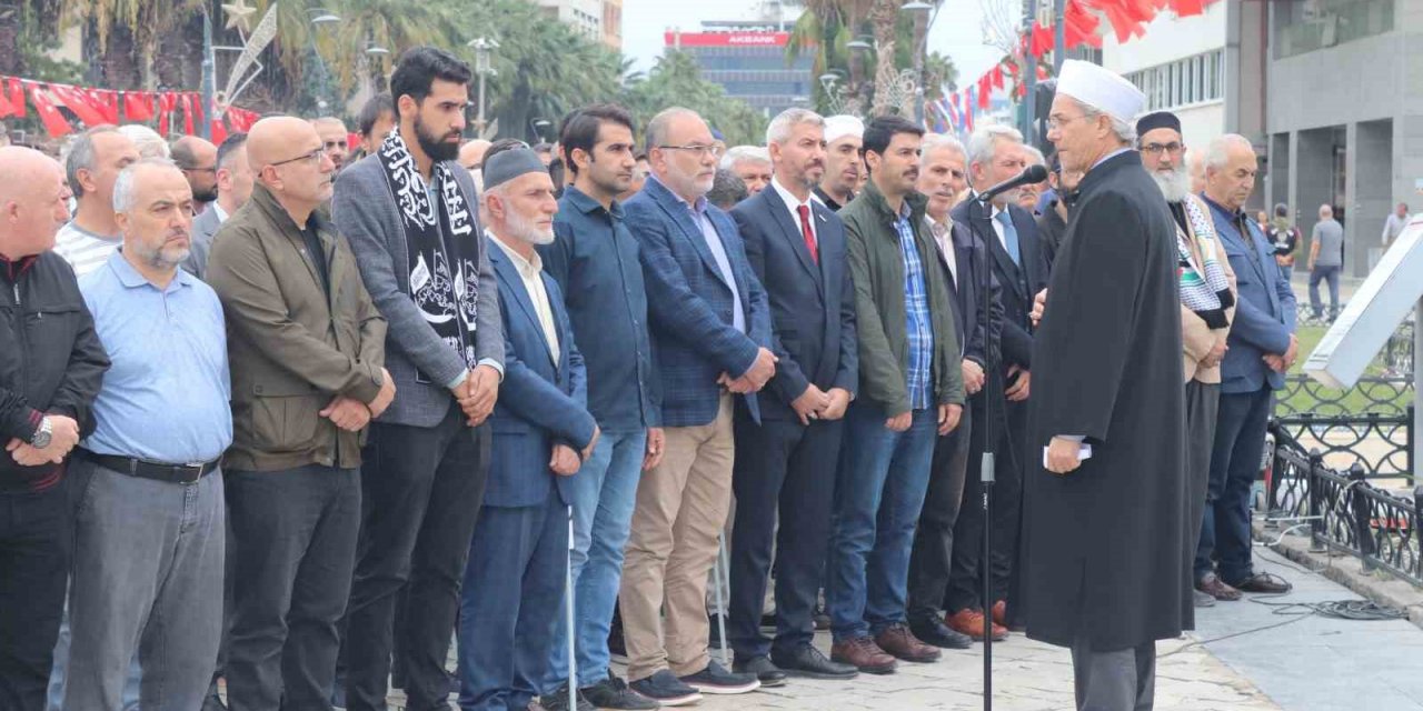 Filistin’de hayatını kaybedenler için İzmir’de gıyabi cenaze namazı kılındı