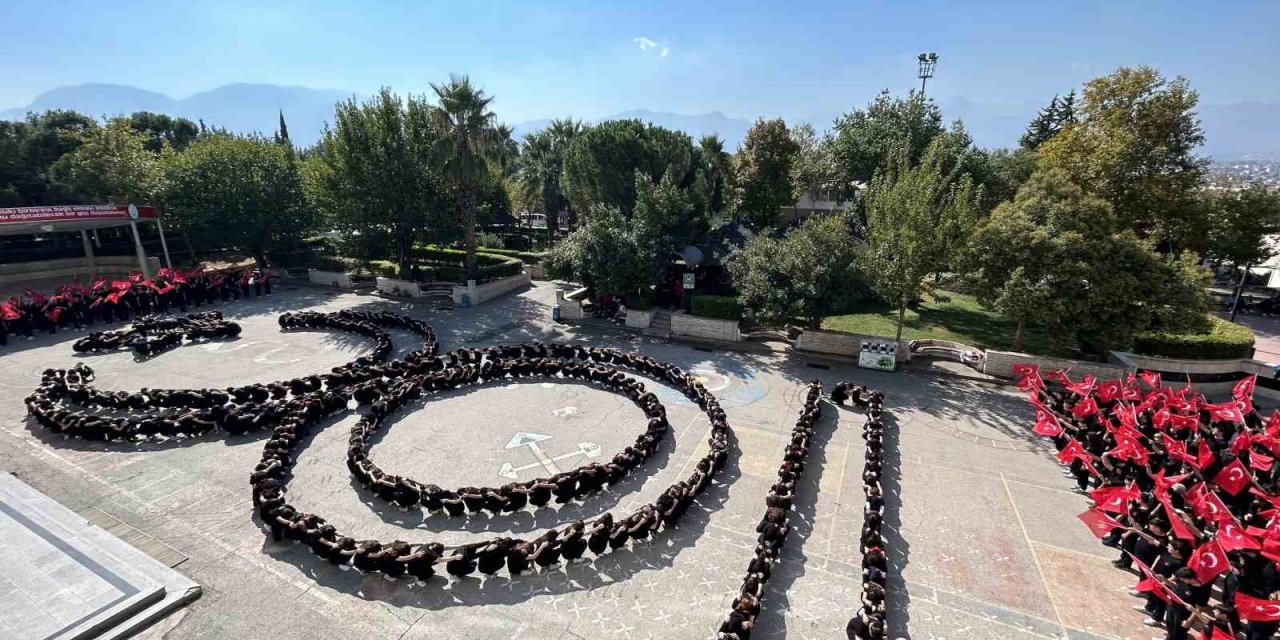 Öğretmenlerden 100. yıla özel koreografi