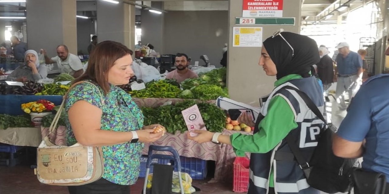 Polis pazaryerinde ‘ Kadına şiddete hayır’ çalışması yaptı