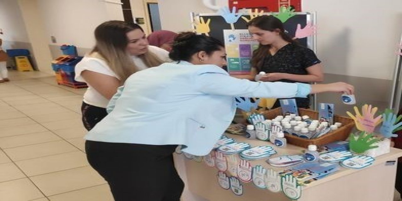 "Dünya El Yıkama” günü dolayısıyla Menteşe Devlet Hastanesi’nde stant kuruldu