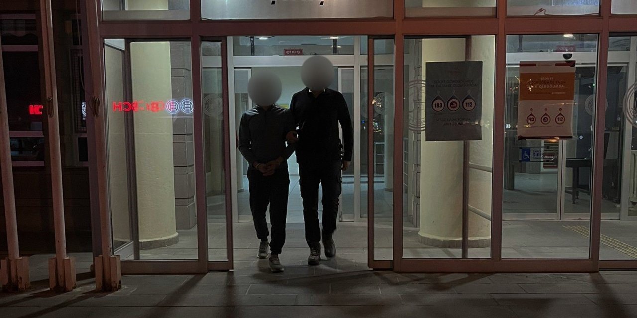 Üç evden hırsızlık yaptı, polis tarafından yakalandı