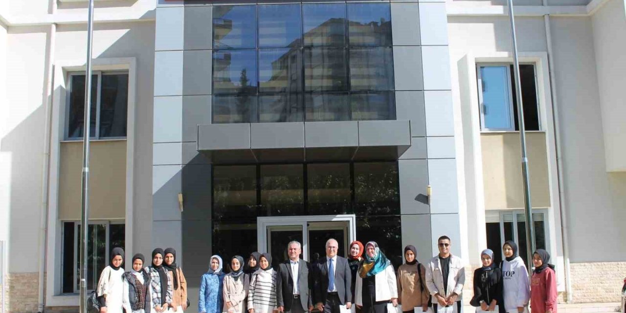 Aydın İl Müftüsü Güneş Şanlıurfalı öğrencileri ağırladı