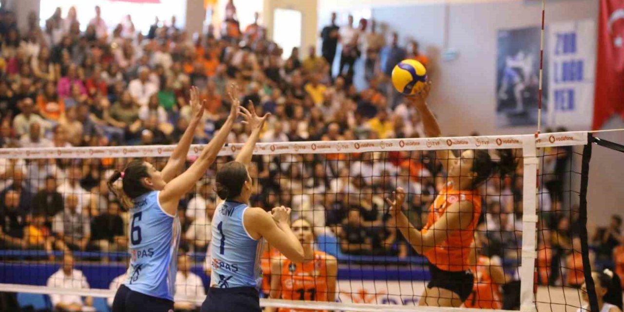 Sultanlar Ligi: Aydın Büyükşehir Belediyespor: 2 - Eczacıbaşı Dynavit: 3