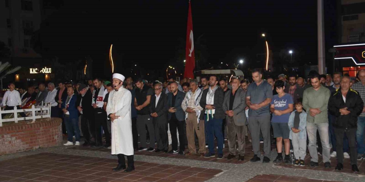 İzmir’de "Soykırıma Hayır, Filistin’e Destek, Siyonizme Lanet" mitingi