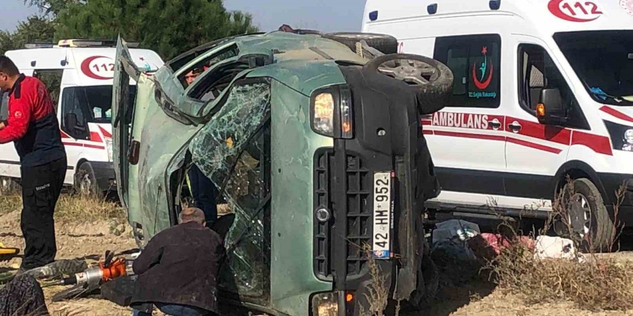 Tarlaya uçan araçta 5 kişi yaralandı