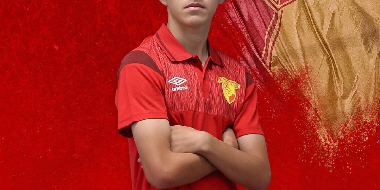 Göztepe, genç oyuncusunu profesyonel yaptı