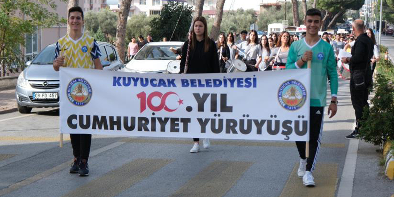 Kuyucak’ta Cumhuriyet Yürüyüşü gerçekleşti