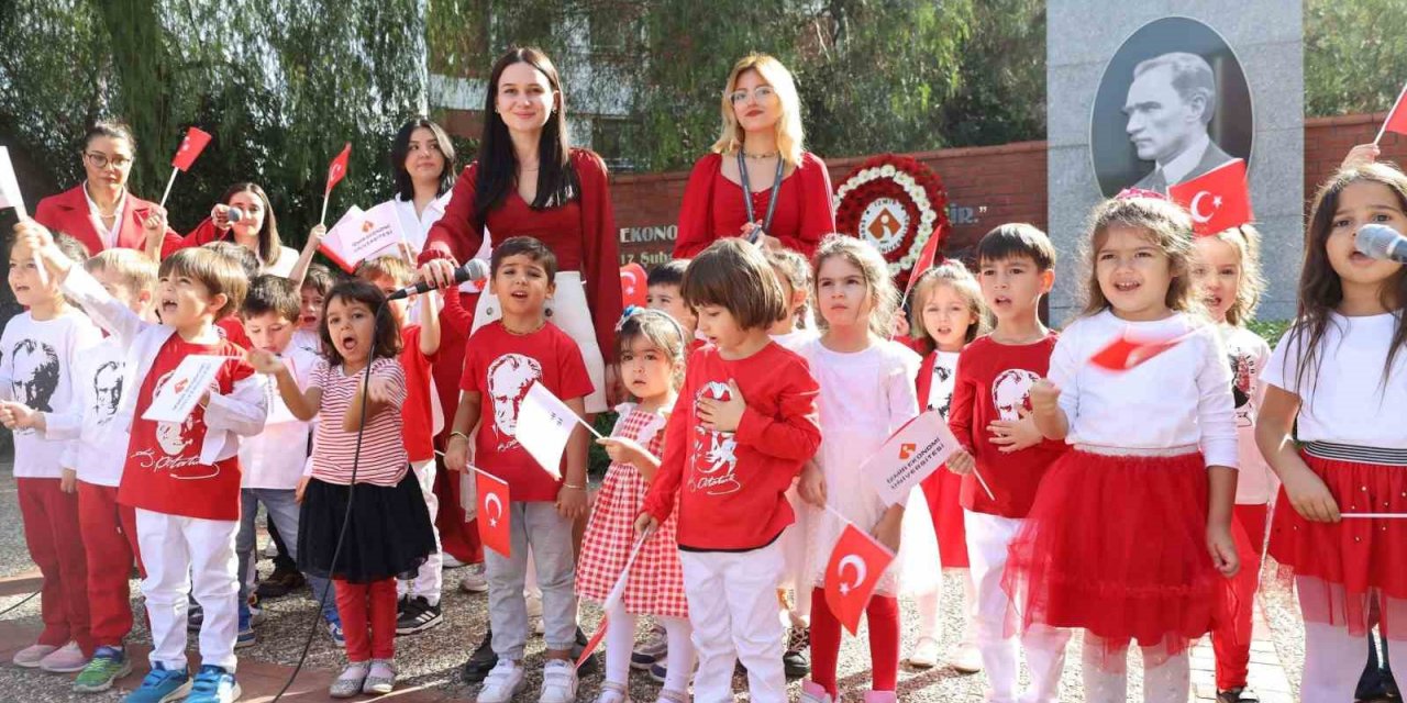 İzmir Ekonomi’de ‘Cumhuriyet’ coşkusu başladı