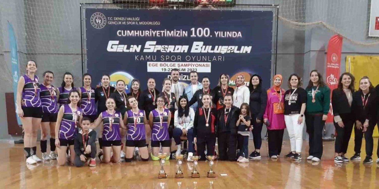 Muğla İl Sağlık Müdürlüğü voleybol takımı Ege ikincisi oldu
